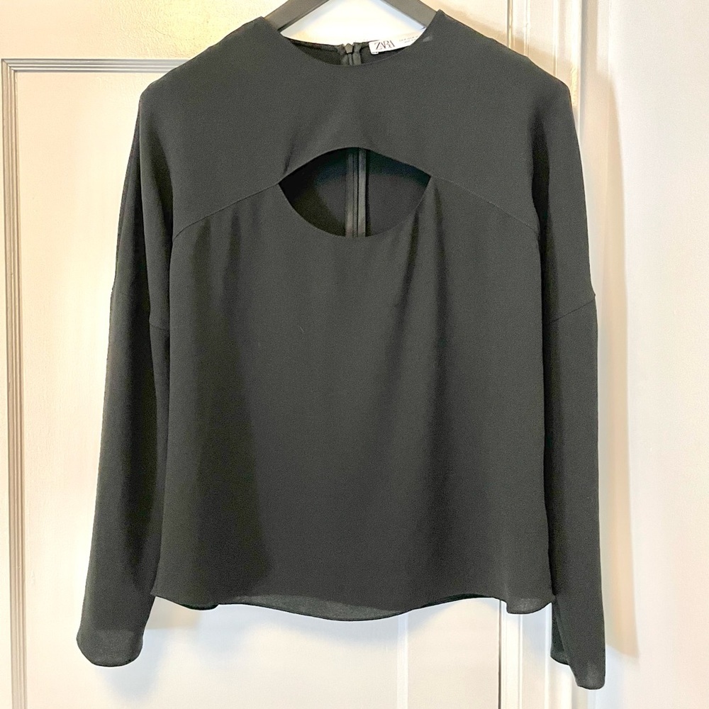 Zara Women’s Keyhole Top